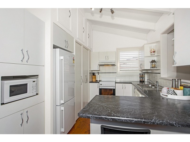 10 Warrina Street, Wamberal NSW 2260