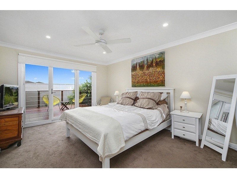 91 Surf Rider Avenue, North Avoca NSW 2260