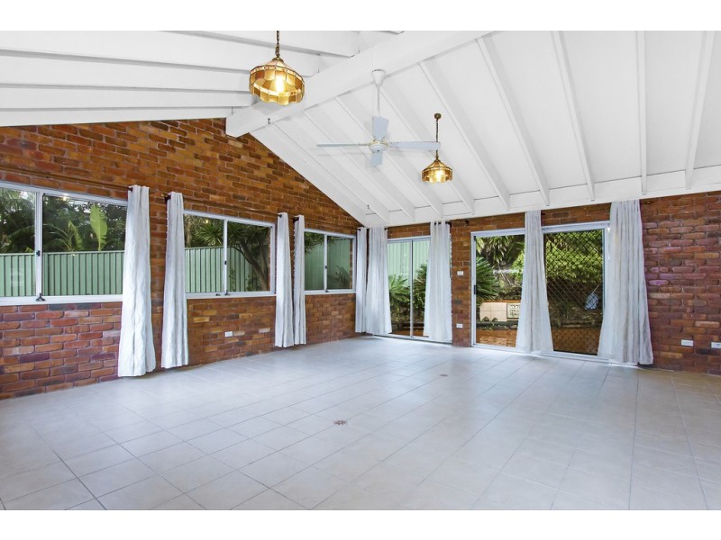 6 Crystal Street, Forresters Beach NSW 2260