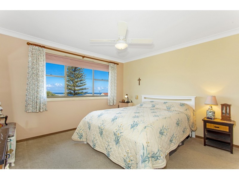 2 Pacific View Street, Forresters Beach NSW 2260