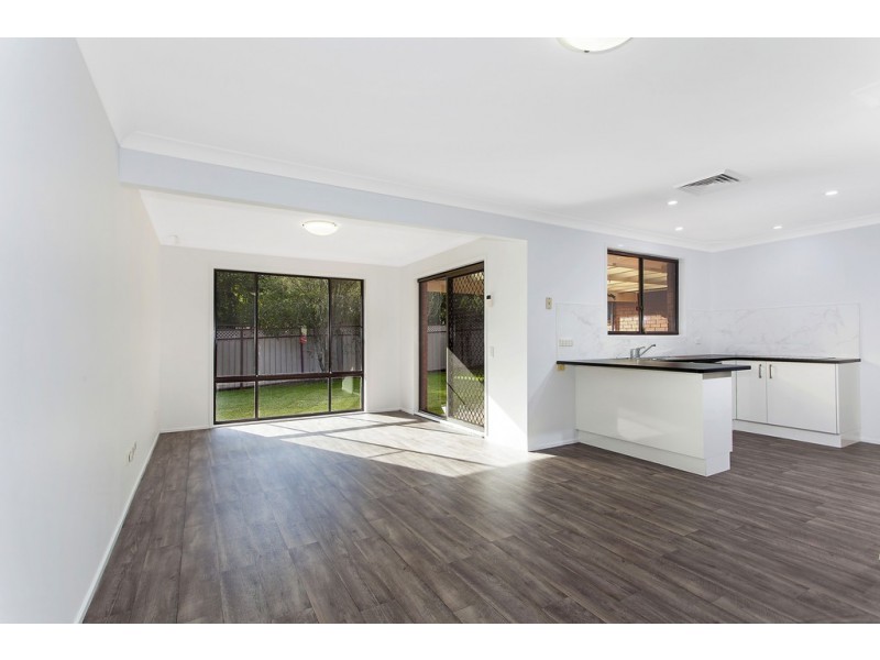 16 Banks Close, Bateau Bay NSW 2261