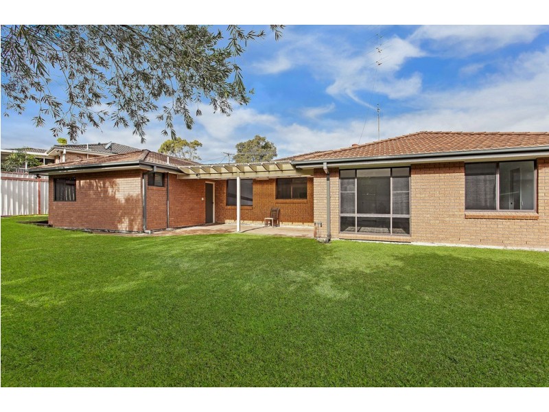 16 Banks Close, Bateau Bay NSW 2261