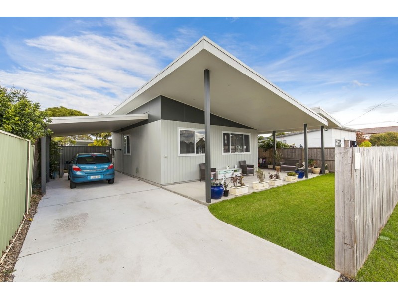 42 Flinders Avenue, Killarney Vale NSW 2261