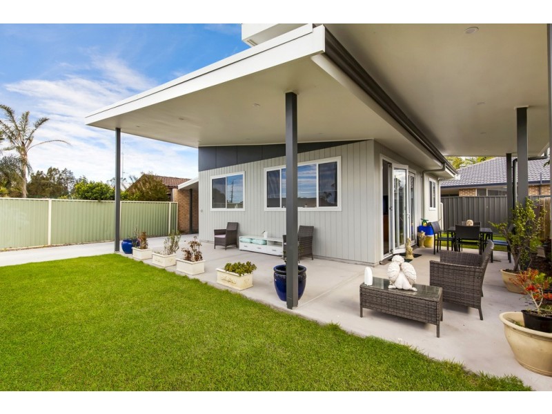 42 Flinders Avenue, Killarney Vale NSW 2261