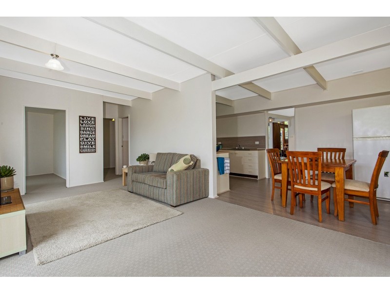 51 Lowanna Avenue, Forresters Beach NSW 2260