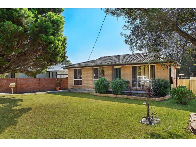 8 Hazel Close, Berkeley Vale NSW 2261