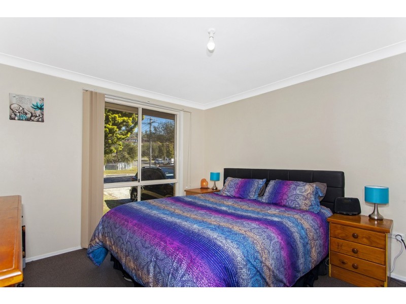 8 Hazel Close, Berkeley Vale NSW 2261