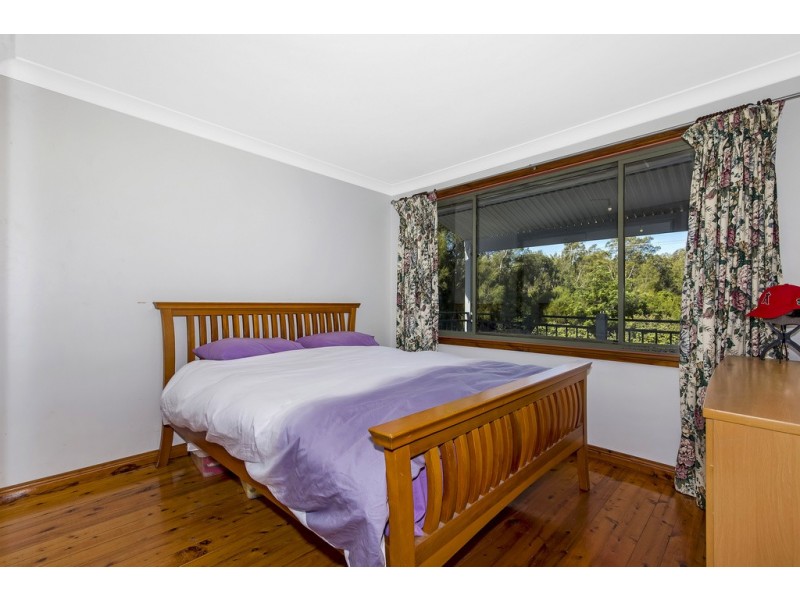 915 The Entrance Road, Forresters Beach NSW 2260
