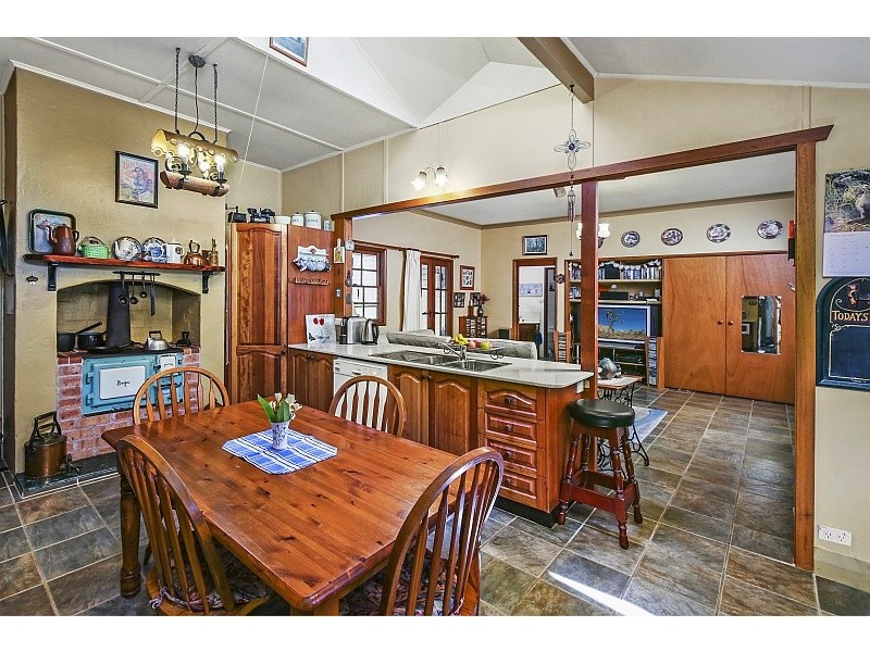 319 Tumbi Road, Wamberal NSW 2260