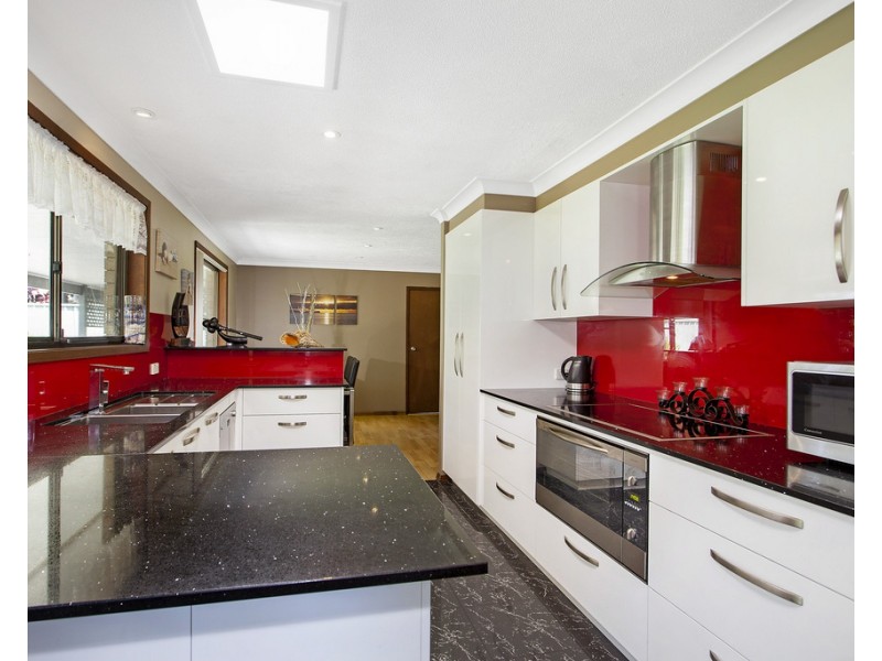 8 Kuburra Road, Erina NSW 2250