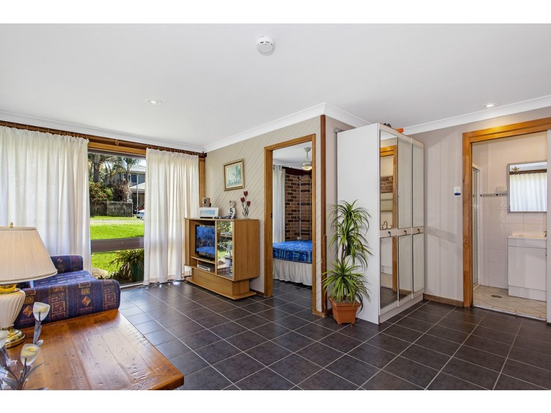 18 Kuburra Road, Erina NSW 2250