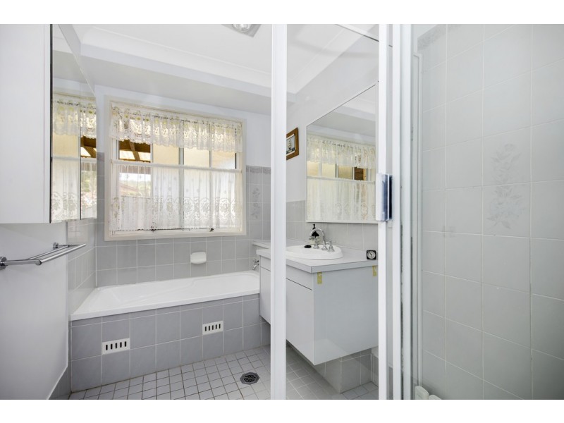 13 Gumleaf Close, Erina NSW 2250