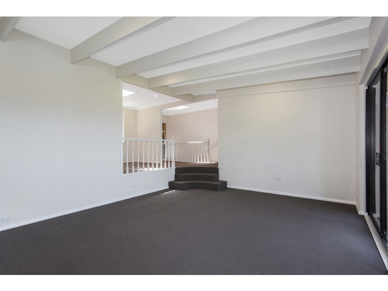 76 Tramway Road, North Avoca NSW 2260