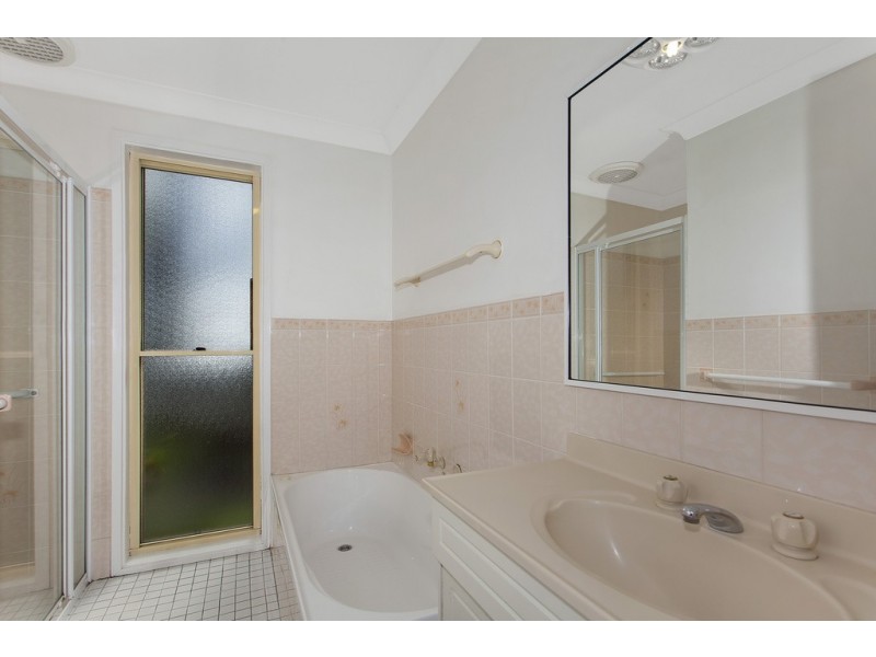 2/57 Noorong Avenue, Forresters Beach NSW 2260