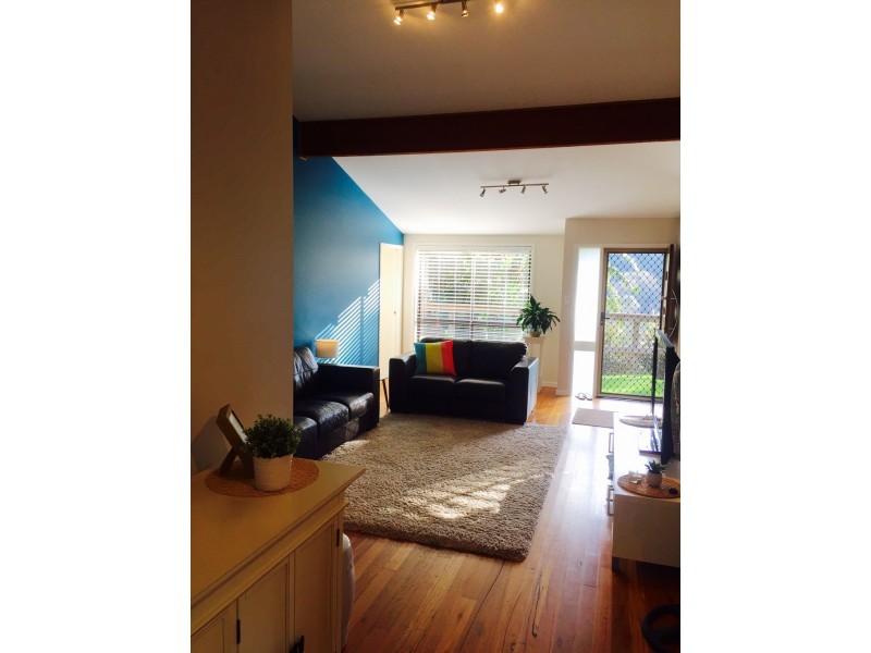 99 Lake Shore Drive, North Avoca NSW 2260