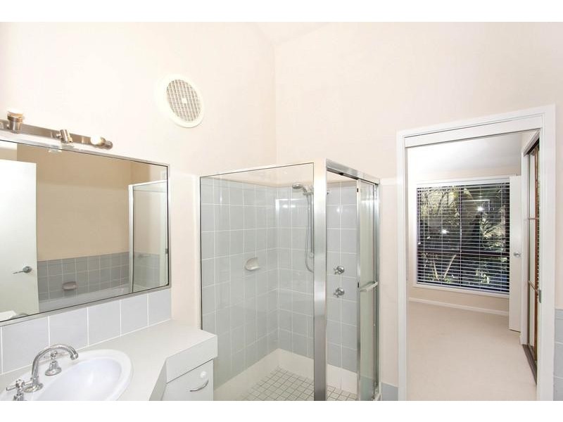 99 Lake Shore Drive, North Avoca NSW 2260