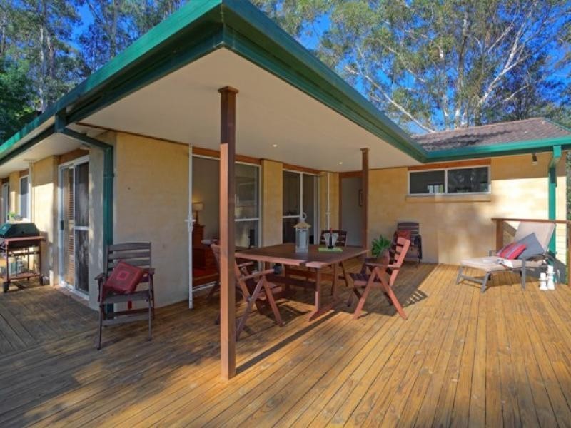 135 Lake Shore Drive, North Avoca NSW 2260