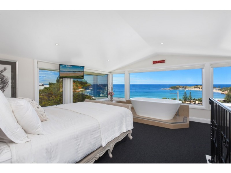 16 Barnhill Road, Terrigal NSW 2260