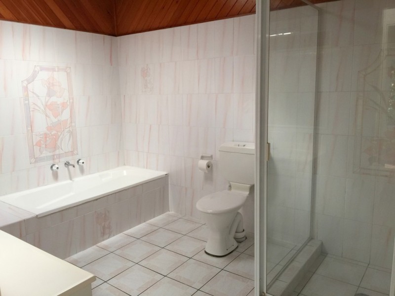 4 Dan Place, Forresters Beach NSW 2260