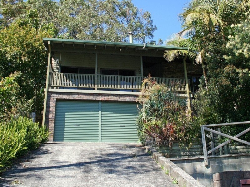 4 Dan Place, Forresters Beach NSW 2260