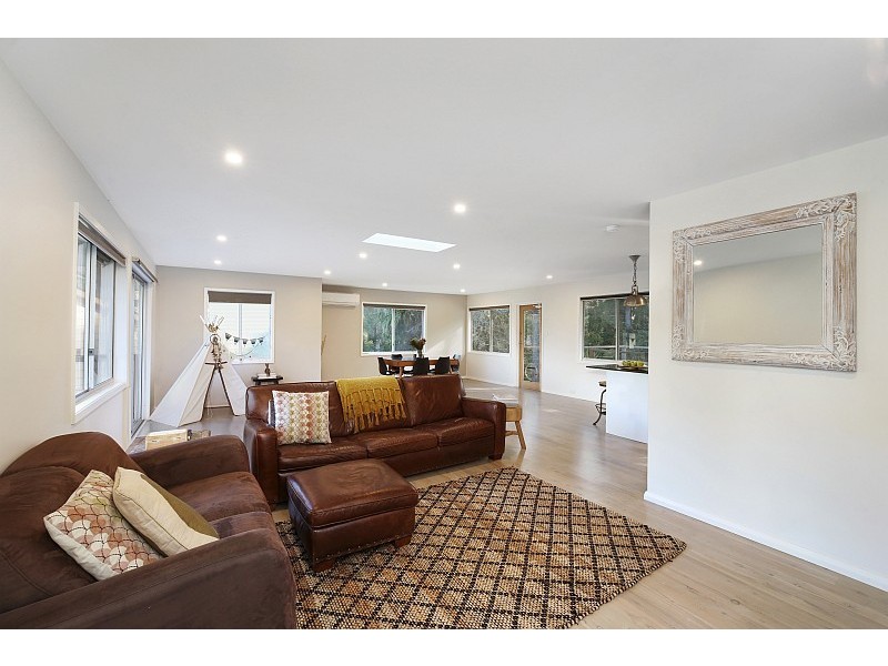 5 Leeside Road, North Avoca NSW 2260