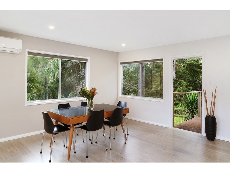 5 Leeside Road, North Avoca NSW 2260