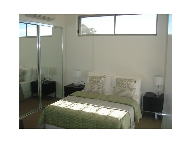 4kms to CBD, St Lucia QLD 4067