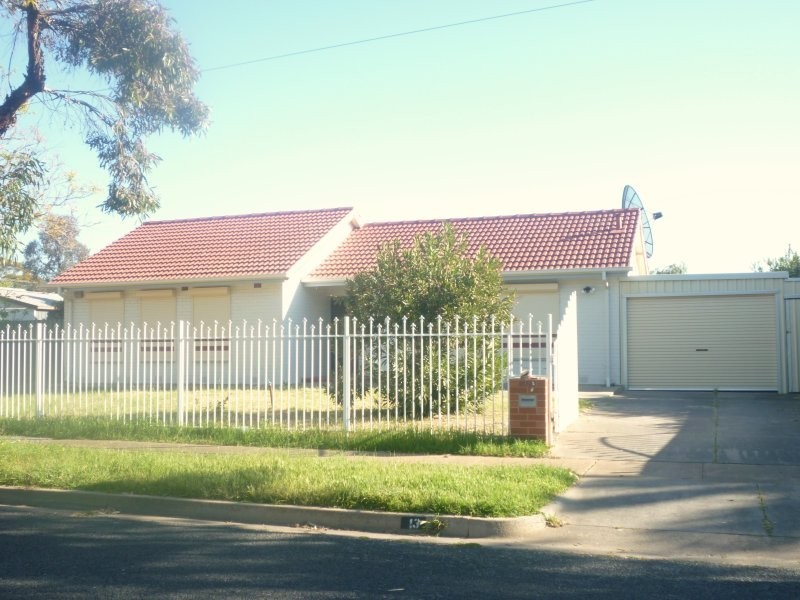 13 Richardson Street, Parafield Gardens SA 5107