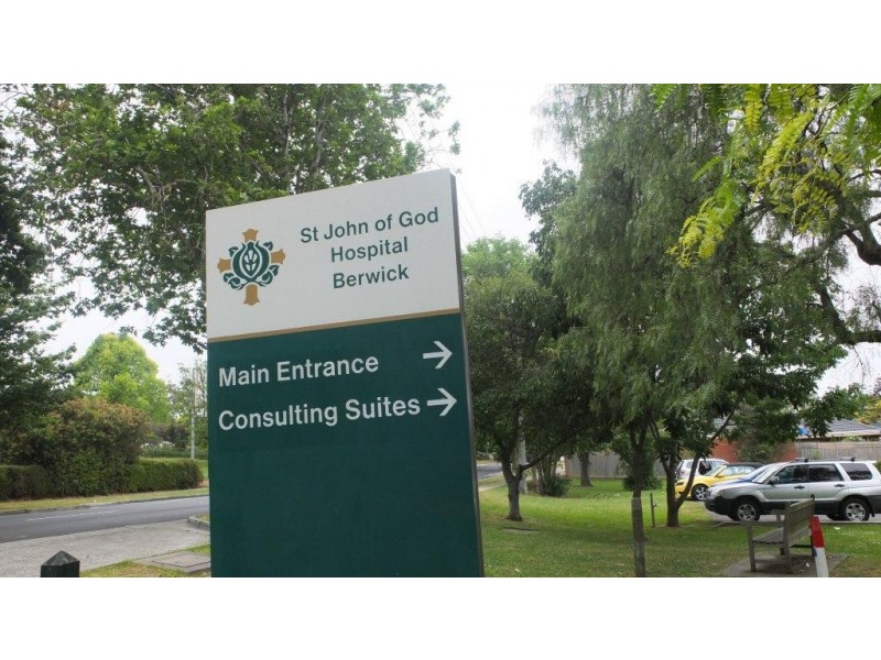 123 Ellaroo Circuit, Clyde North VIC 3978