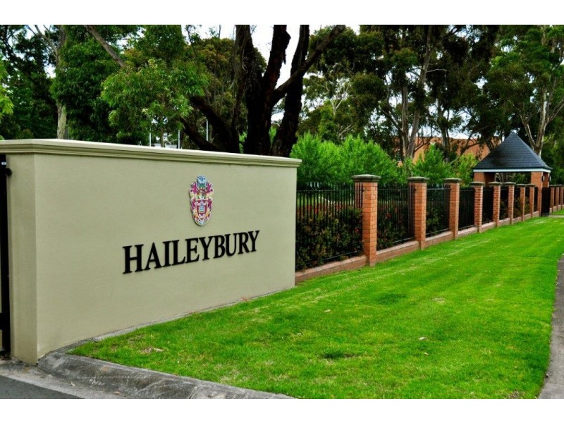18 Snowdrop Drive, Keysborough VIC 3173