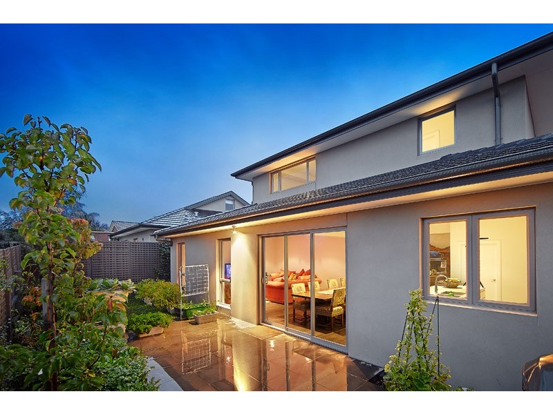 2/24 Orchard Cres, Mont Albert VIC 3127