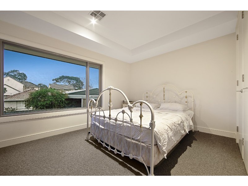 2/24 Orchard Cres, Mont Albert VIC 3127