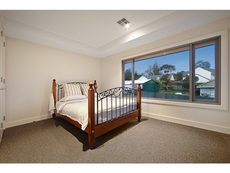 2/24 Orchard Cres, Mont Albert VIC 3127