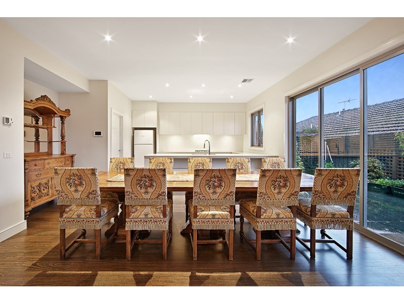 2/24 Orchard Cres, Mont Albert VIC 3127