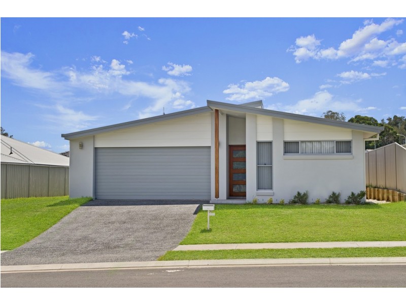 12 Solomon Drive, Lake Cathie NSW 2445