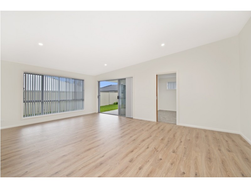 12 Solomon Drive, Lake Cathie NSW 2445