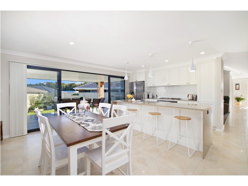 6 Celtic Court, Lake Cathie NSW 2445