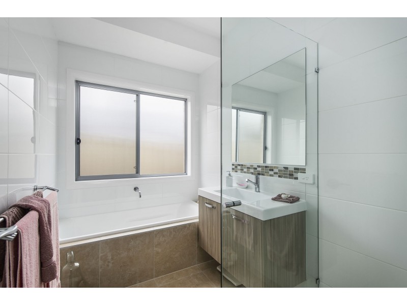 16 Kara Close, Lake Cathie NSW 2445