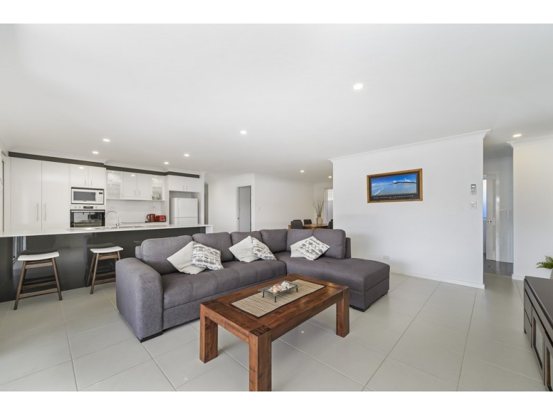 4 Celtic Court, Lake Cathie NSW 2445