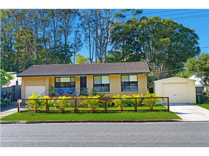 76 Tallong Drive, Lake Cathie NSW 2445