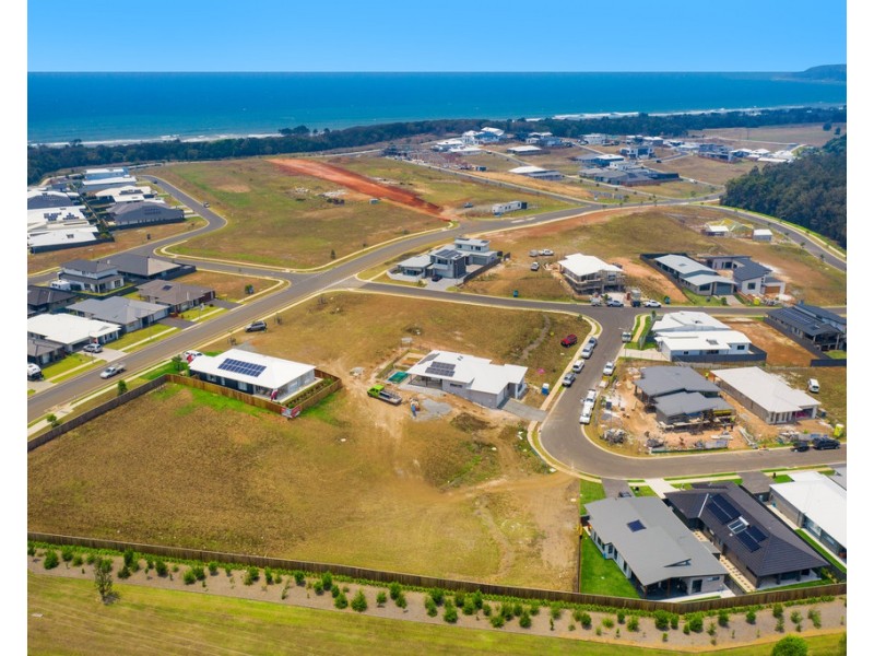 37 Antigua Avenue, Lake Cathie NSW 2445