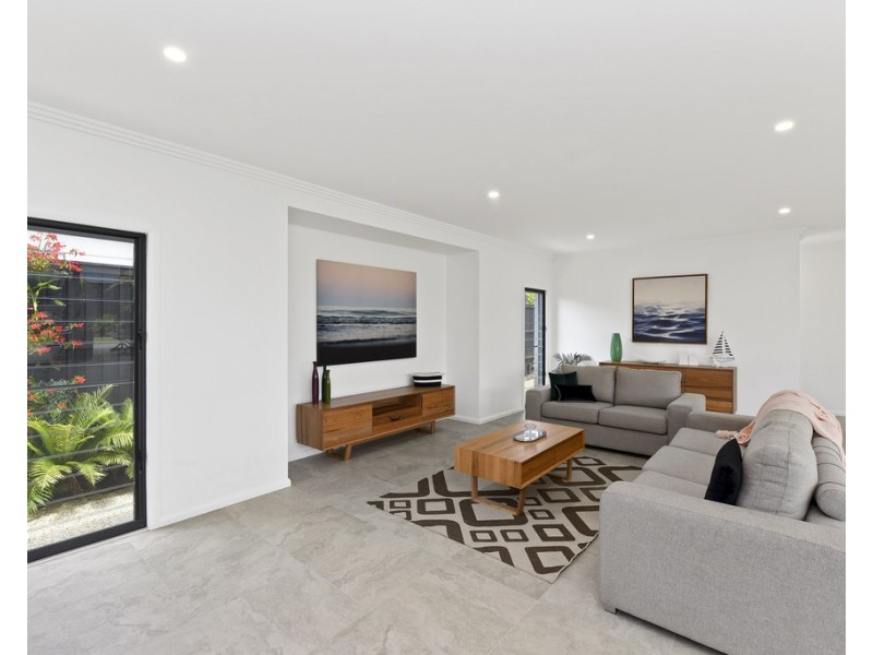 22 Sovereign Drive, Thrumster NSW 2444