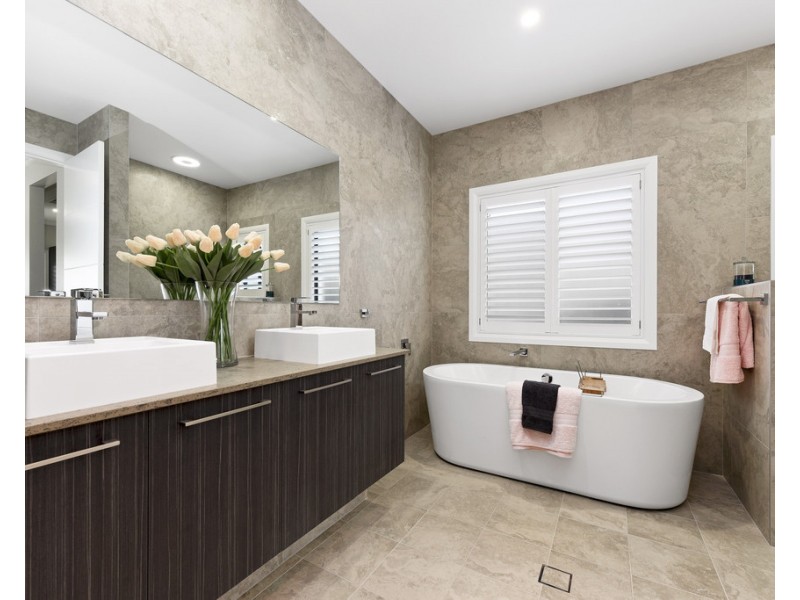 22 Sovereign Drive, Thrumster NSW 2444