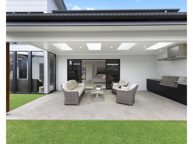 22 Sovereign Drive, Thrumster NSW 2444