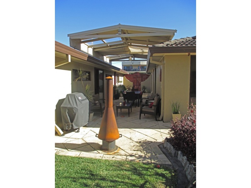 1618 Ocean Drive, Lake Cathie NSW 2445