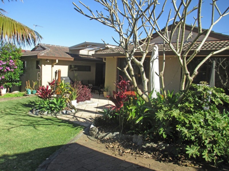 1618 Ocean Drive, Lake Cathie NSW 2445