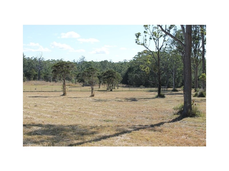 35 Lake Ridge Drive, Kew NSW 2439