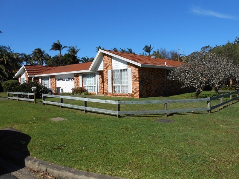 2/212 Matthew Flinders Drive, Port Macquarie NSW 2444