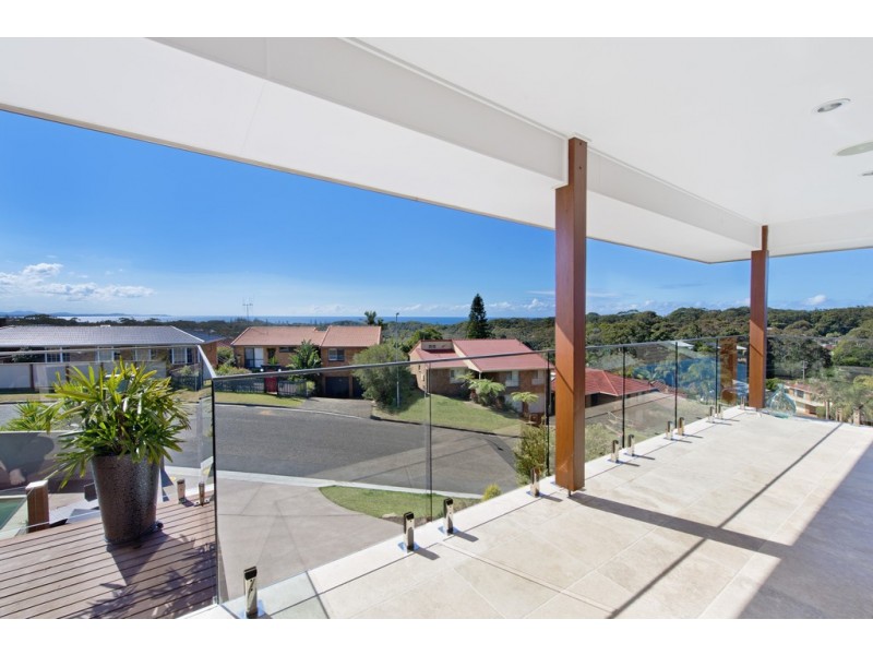 16 Oleander Avenue, Port Macquarie NSW 2444