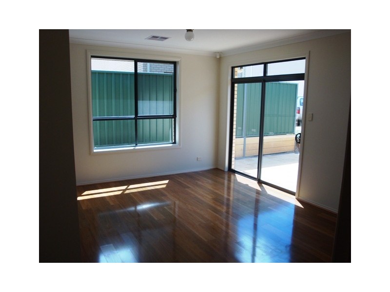 61 Macmillan Avenue, Mawson Lakes SA 5095